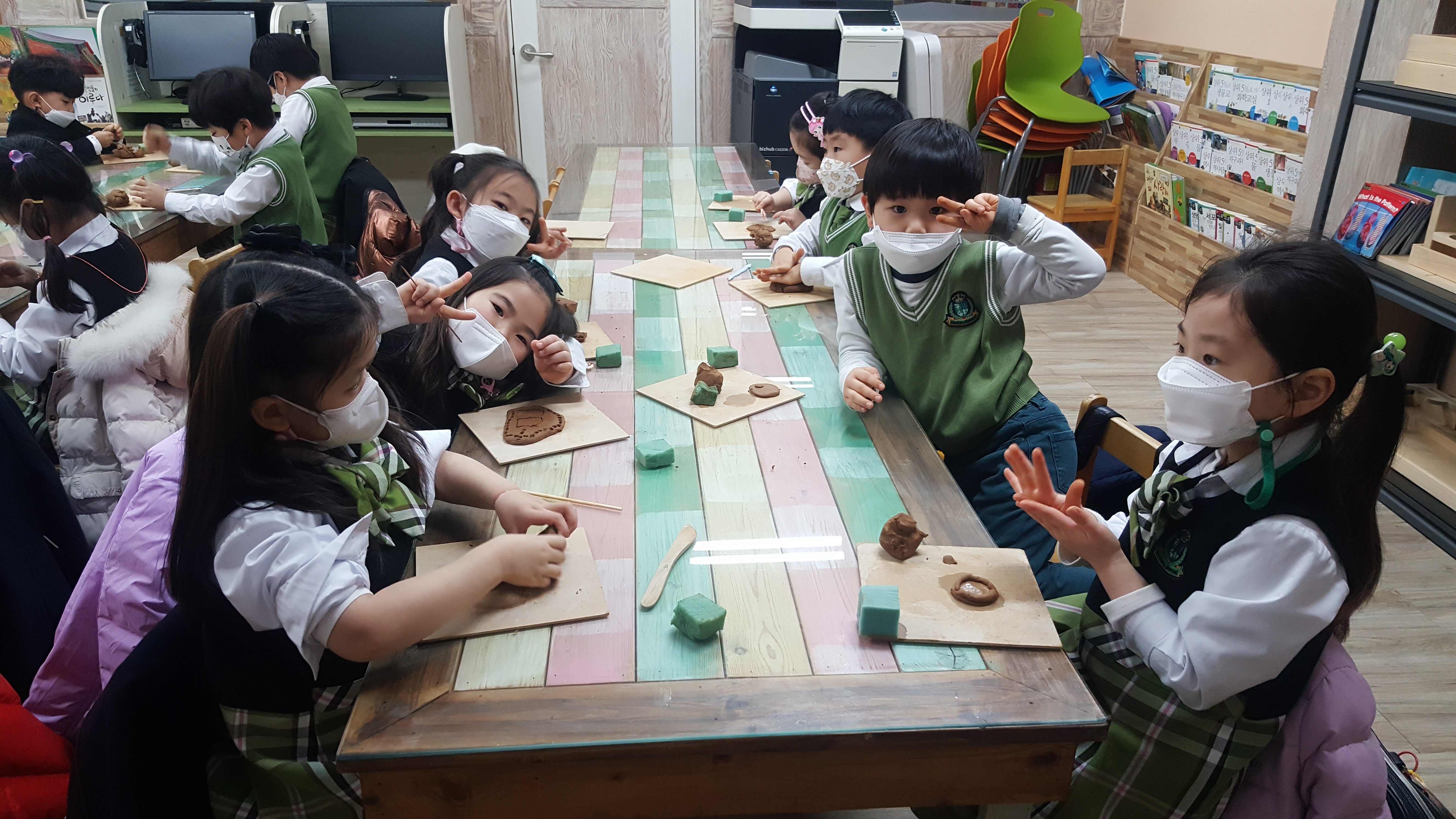 달서구 문화유치원방과후도자기 - 유치원 출강 도자기수업 흙만지는 아이들 - 대구도자기공방/도자기카페 상인문화마을-석촌조형예술 달서구... 