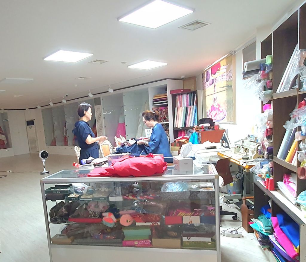 이춘섭명인전통복식연구소 이미지