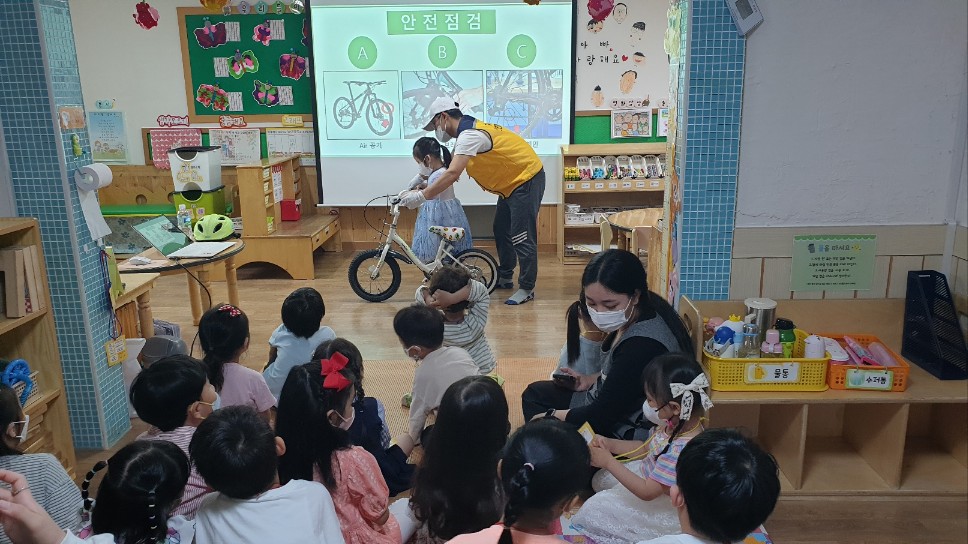 5월 18일(목) 구립 초록나라 어린이집 - ◈ 유치원어린이집대상 자전거안전교육(강북구청) - 녹색자전거봉사단연합 5월 18일(목) 구립 초록나라... 