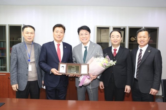 한진우의원 이미지