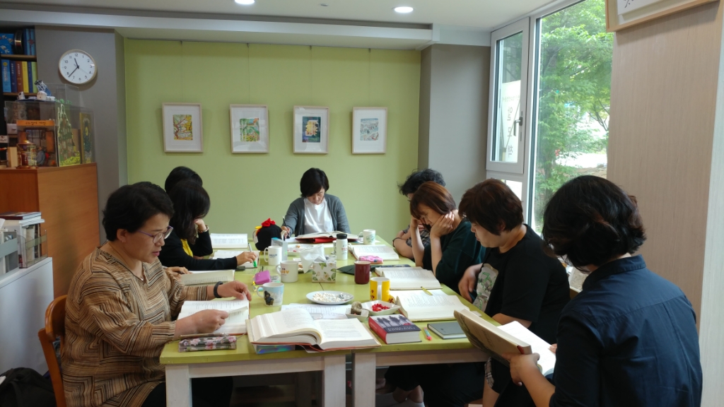 2019년 5월 31일(금) 알모책방은...(그림형제민담집 절반만큼 읽었어요) - 매일매일알모책방 - 알모책방은, 어린이청소년전문서점 2019년 5월... 
