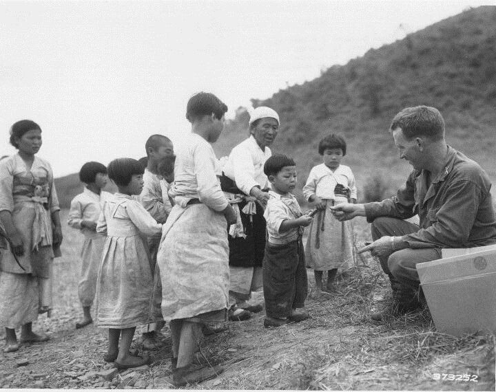 아프간 협력자 이송 작전에서 공개된 사진들에 기분이 묘해지는 이유 | 인스티즈