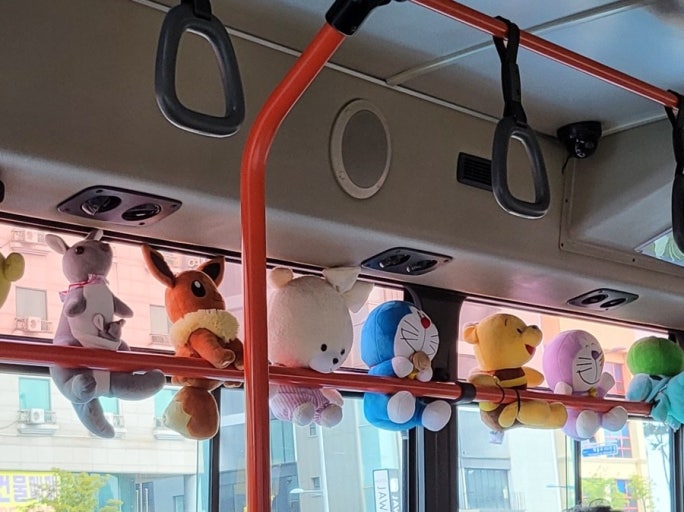 부산 산타버스 말고 인형버스도 철거 지시 내렸다고 함 | 인스티즈