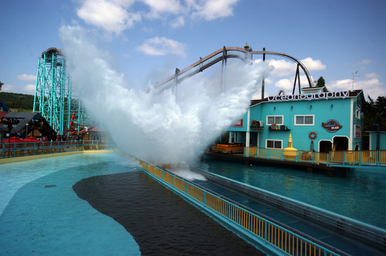 위치적 불리함을 개무서운 놀이기구로 찍어누른 국내 놀이공원.jpg | 인스티즈