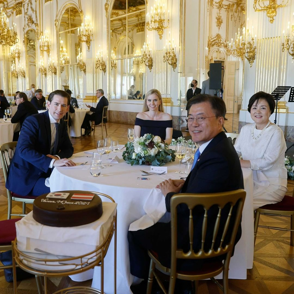 정성 가득 담아서 문재인 대통령을 대접한 오스트리아.jpg | 인스티즈