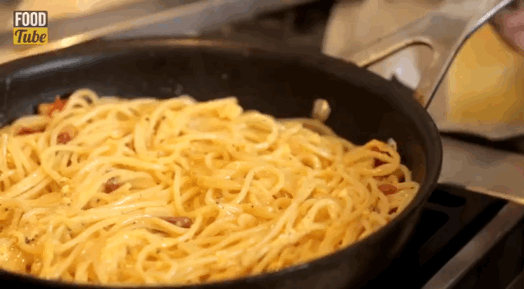 이탈리아 쉐프가 알려주는 정통 까르보나라 만들기.gif | 인스티즈