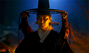 한국적인 매력을 보여주려고 노력했다는 드라마 킹덤의 칼갈은 연출.gif | 인스티즈