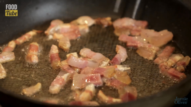 이탈리아 쉐프가 알려주는 정통 까르보나라 만들기.gif | 인스티즈