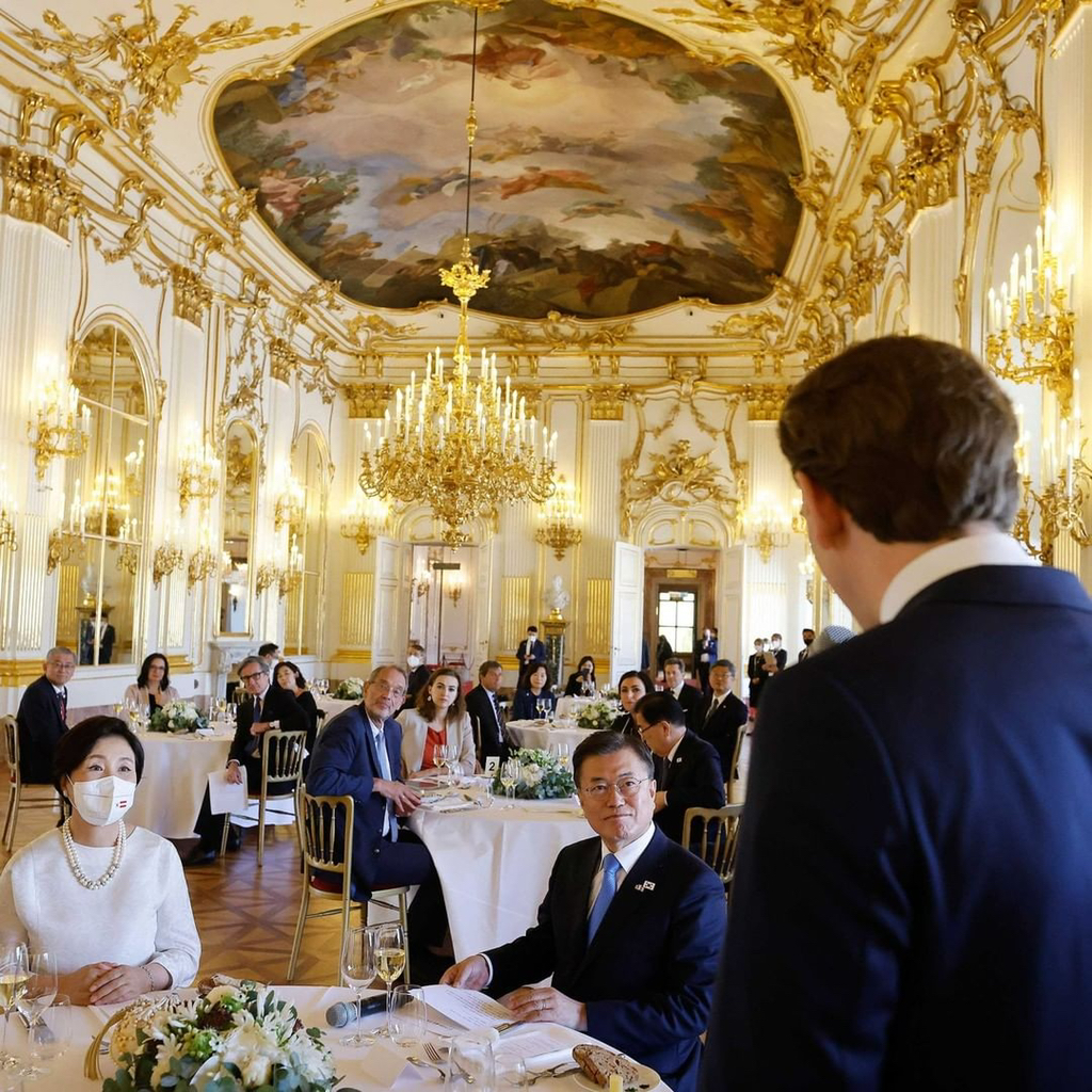 정성 가득 담아서 문재인 대통령을 대접한 오스트리아.jpg | 인스티즈