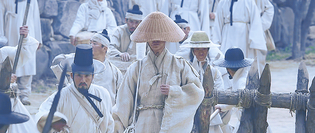 한국적인 매력을 보여주려고 노력했다는 드라마 킹덤의 칼갈은 연출.gif | 인스티즈