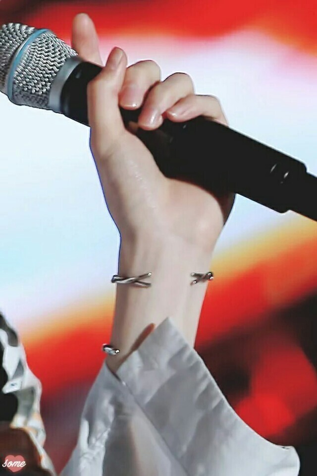 손이 이쁜 남자 아이돌들 (스압) | 인스티즈