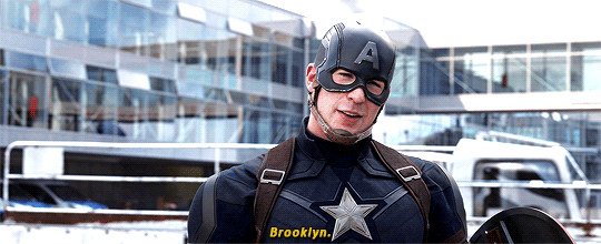 몰랐는데 시빌워에서 캡아가 스파이디한테 어디서 왔냐고 물은 거 사실.gif | 인스티즈