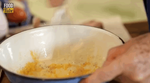 이탈리아 쉐프가 알려주는 정통 까르보나라 만들기.gif | 인스티즈