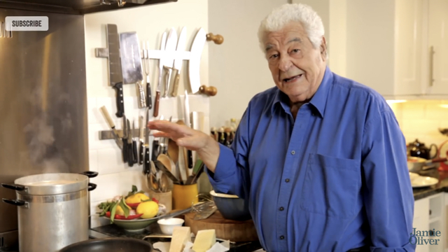 이탈리아 쉐프가 알려주는 정통 까르보나라 만들기.gif | 인스티즈