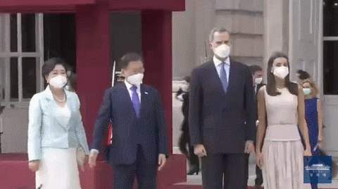 문재인 대통령 국빈방문한 현재 스페인 상황.gif | 인스티즈