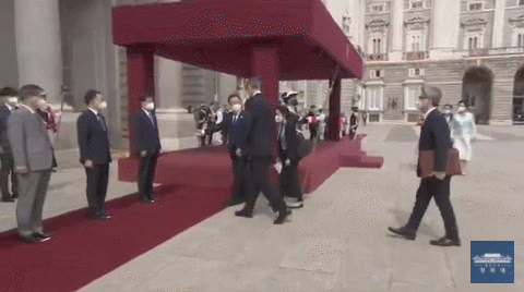 문재인 대통령 국빈방문한 현재 스페인 상황.gif | 인스티즈