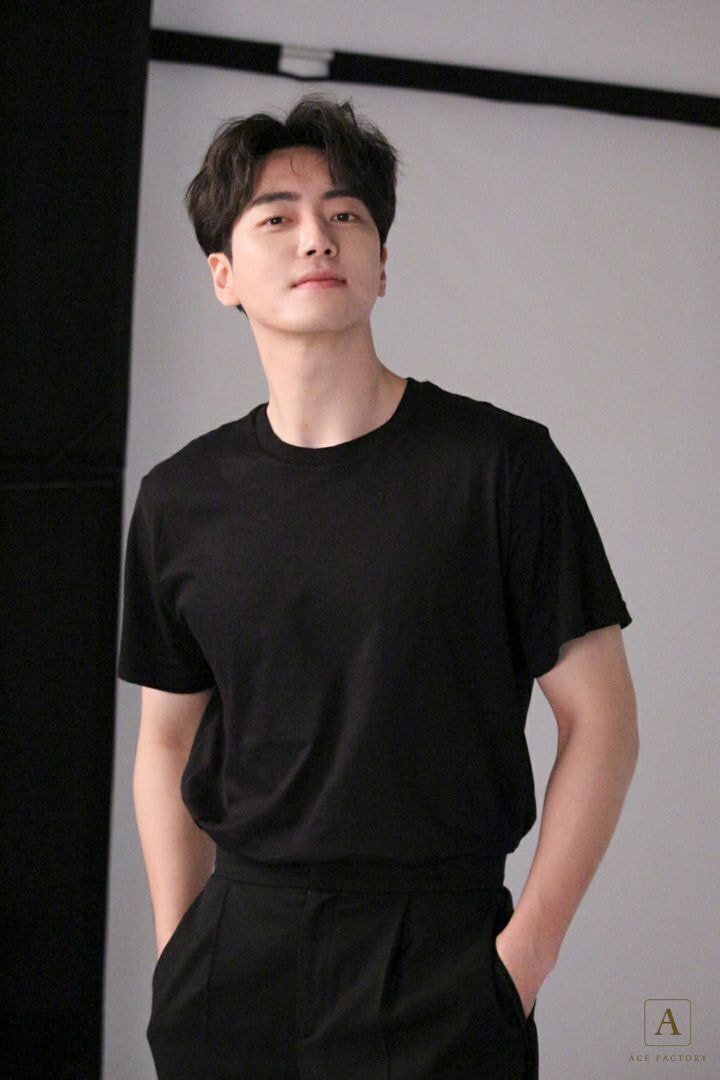 연예계 관계자들이 뽑은 면도하길 잘한 연예인 1위.jpg | 인스티즈