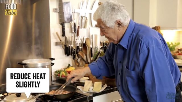 이탈리아 쉐프가 알려주는 정통 까르보나라 만들기.gif | 인스티즈