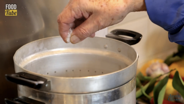 이탈리아 쉐프가 알려주는 정통 까르보나라 만들기.gif | 인스티즈