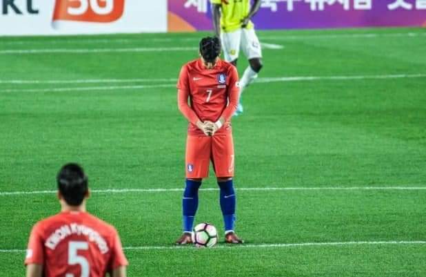 기도하며 축구하는 손흥민 - 목회단상 - 김제새순교회