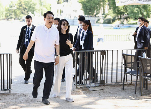 윤 이미지