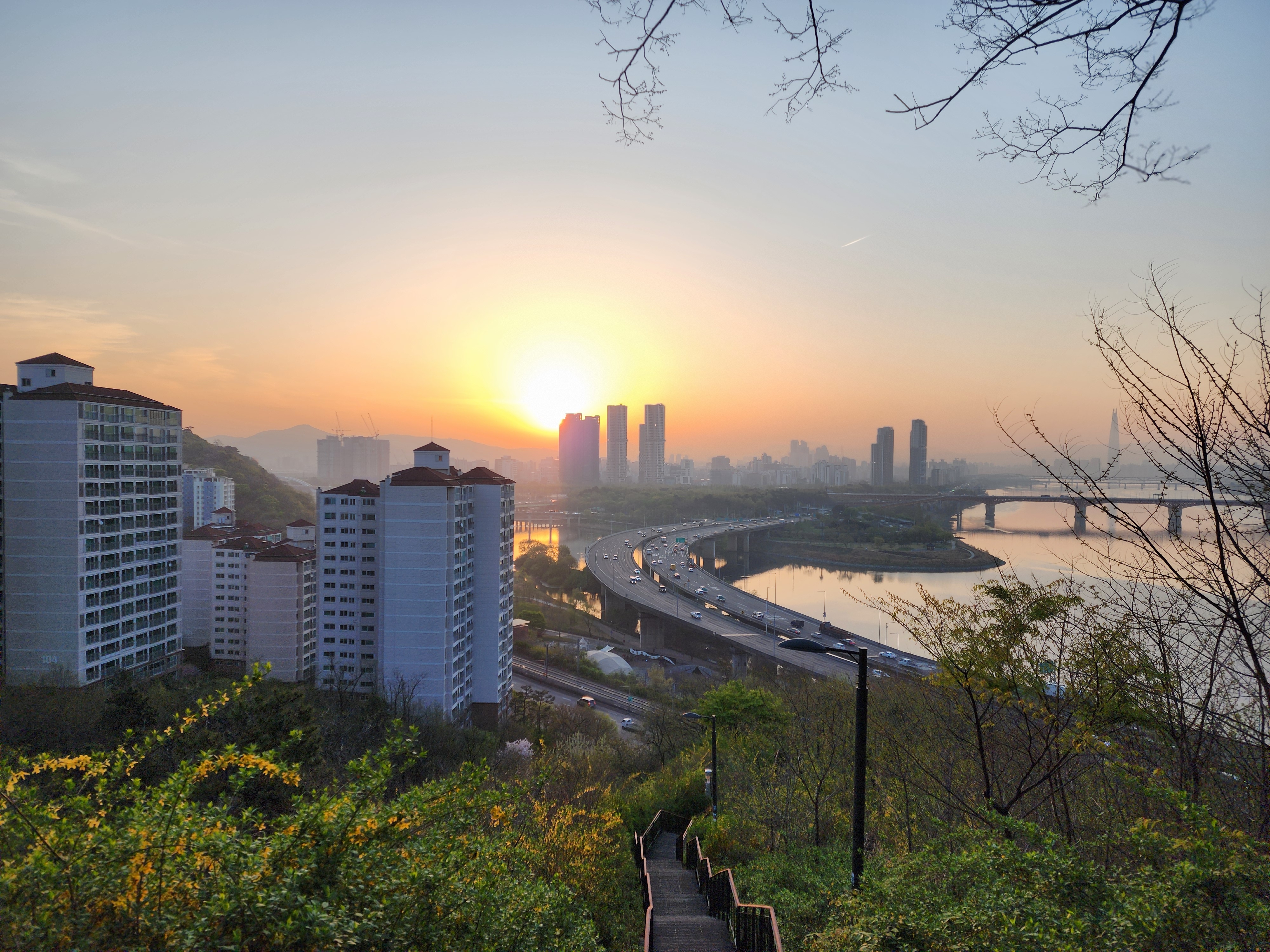 (주)산의 아침 이미지