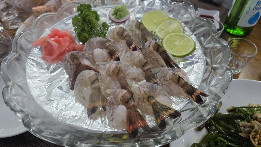 다낭.콩커피매장.해산물천국.다금바리.생새우.랍스타.등행복한저녁식사... 콩커피매장.해산물천국.다금바리.생새우.랍스타.등행복한저녁식사~^^