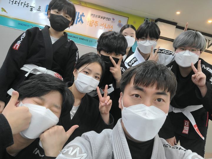 김*근 이미지