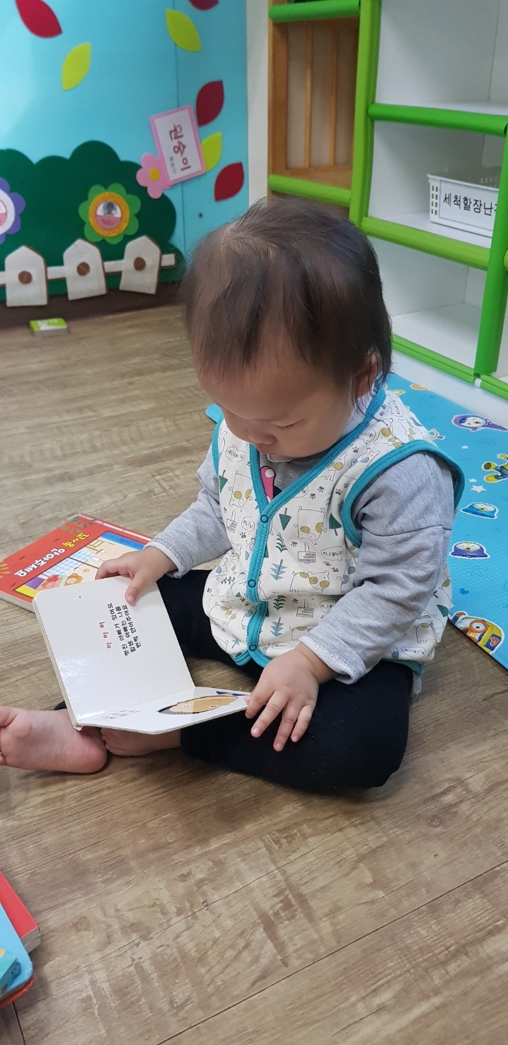 동화책속~주인공이 되어보고~그림책 탑도 쌓아요~^^♡지은 - 오감놀이교육- 영아반 - 빛가람유치원,어린이집 빛가람유치원,어린이집