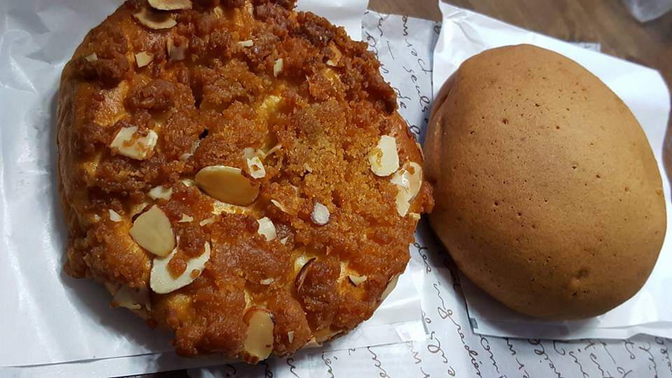 세미단팥빵 이미지