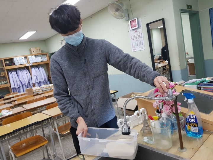 몰드와캐스트 이미지