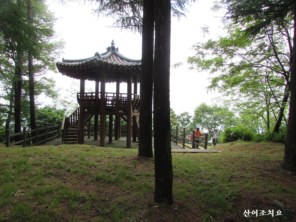 수정산 정상 이미지