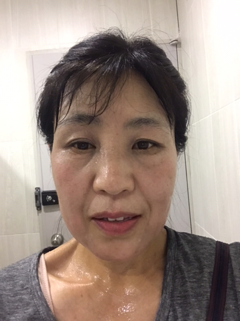 청소하는호랑이 이미지