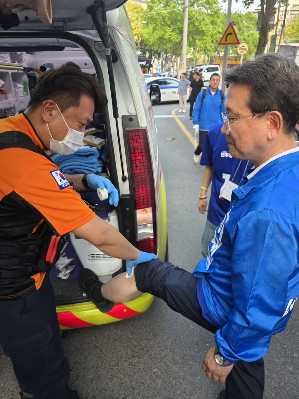 민주당 지지자들 차로밀고 도주하려한 20대 대구남 | 인스티즈
