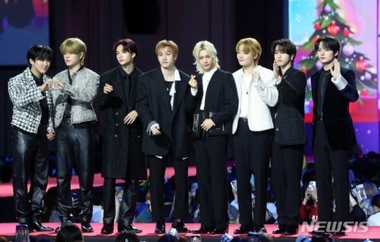 25일,가요대전 레드카펫 보이그룹들 | 인스티즈