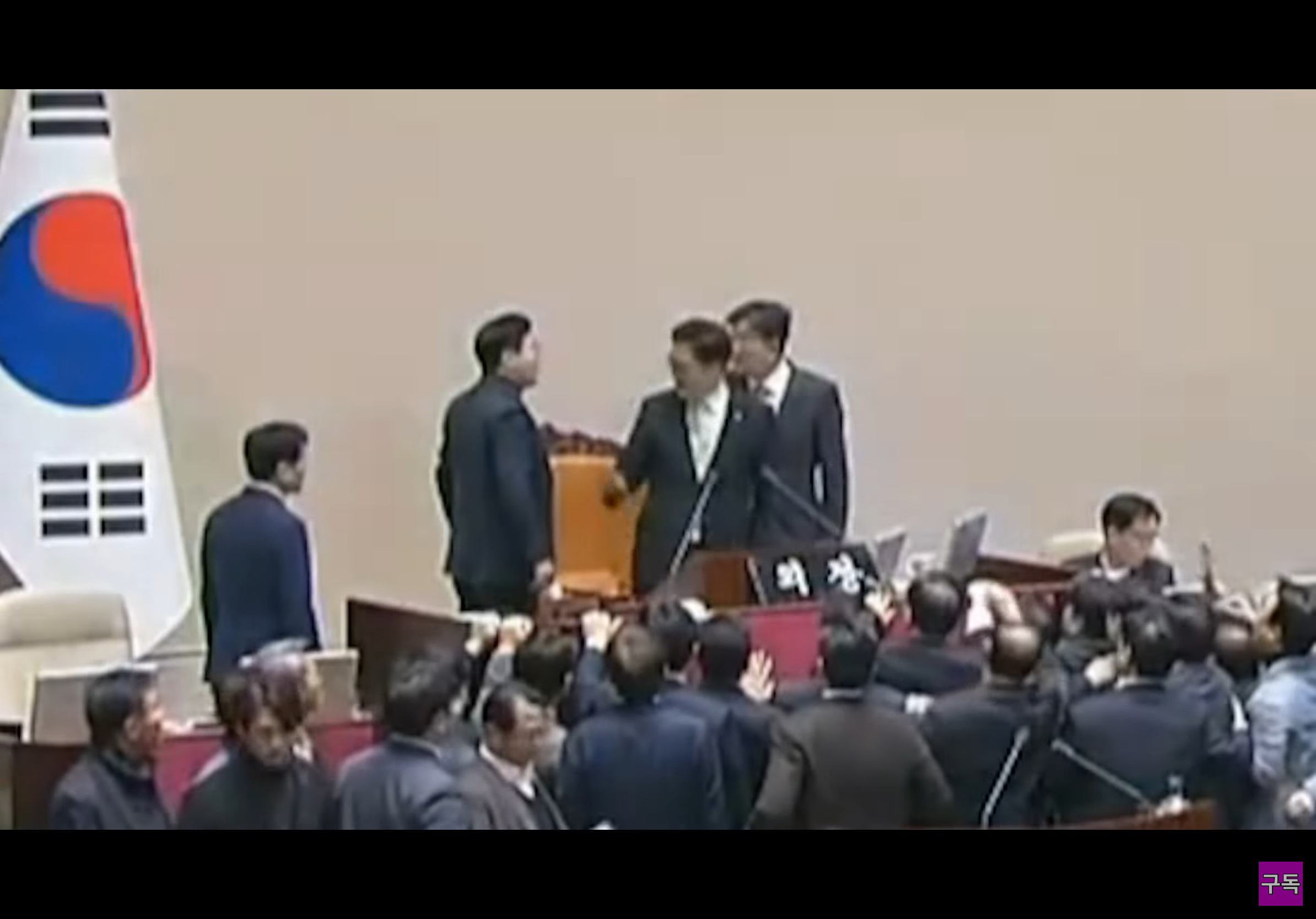 누구보다 빠르게 남들과는 다르게 의장 지키러 출동한 알찬대 | 인스티즈