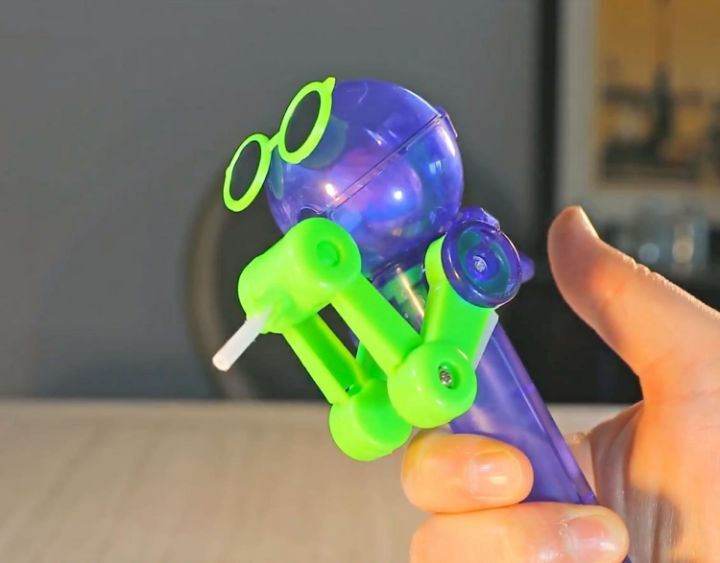 먹다만 막대사탕 보관하는 기계 | 인스티즈