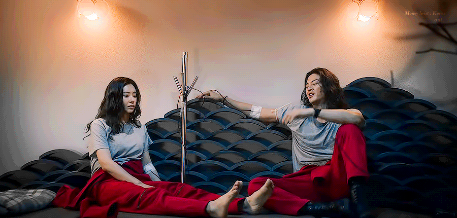 종이의 집 한국판에서 반응 좋은 럽라.jpg | 인스티즈