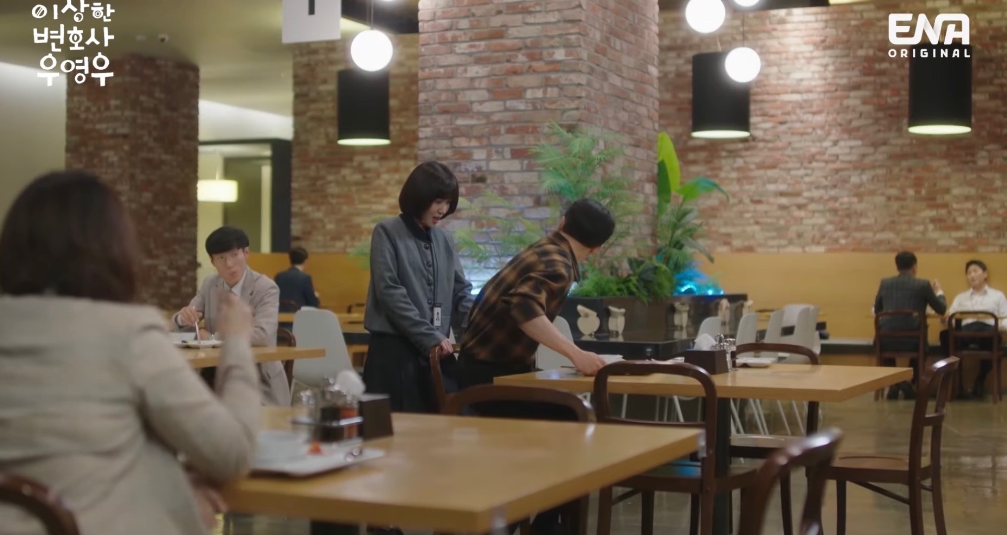 [우영우] 귀여운 영우보고 표정관리하는 준호 | 인스티즈