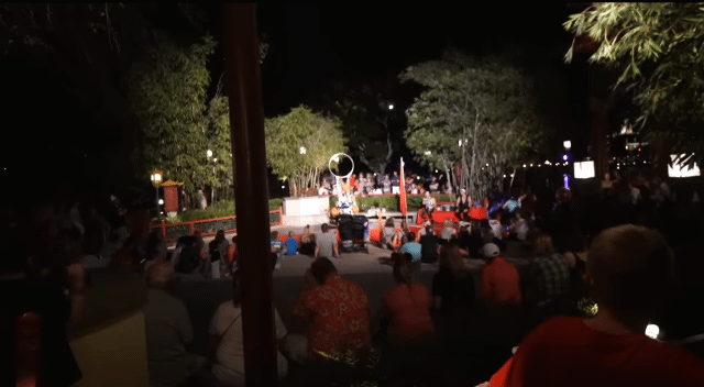 영화처럼 디즈니월드에서 프로포즈 한 유튜버 (웃소 성희 고탱) | 인스티즈