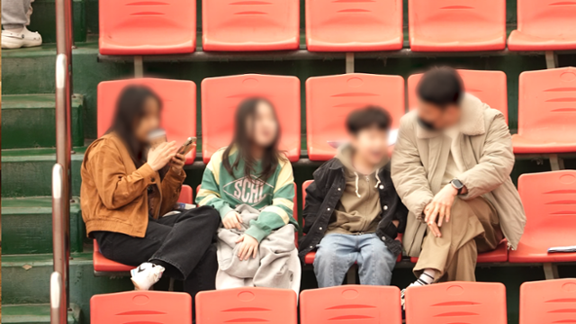 싸우기 싫은 소, 코뚜레로 끌어내고 채찍질···피와 침 흘릴 때까지 '학대' [영상] | 인스티즈