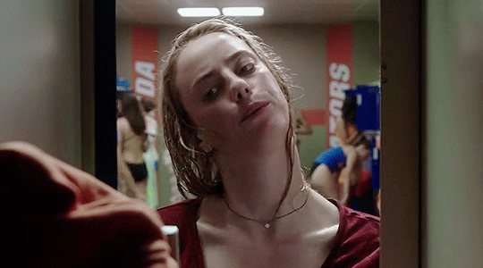 연락이 안되는 아빠가 걱정되서 집에 가봤더니 강아지가 지하실을 계속 응시하길래...gif | 인스티즈