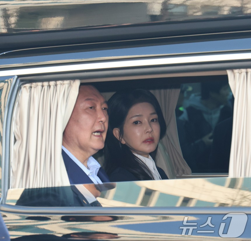 [포토] '대국민 사과는 없다' | 인스티즈