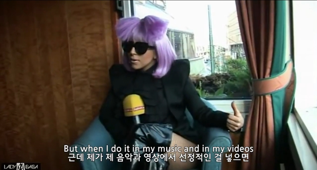 무례한 기자 개패고 다니던 시절의 레이디 가가.jpg | 인스티즈