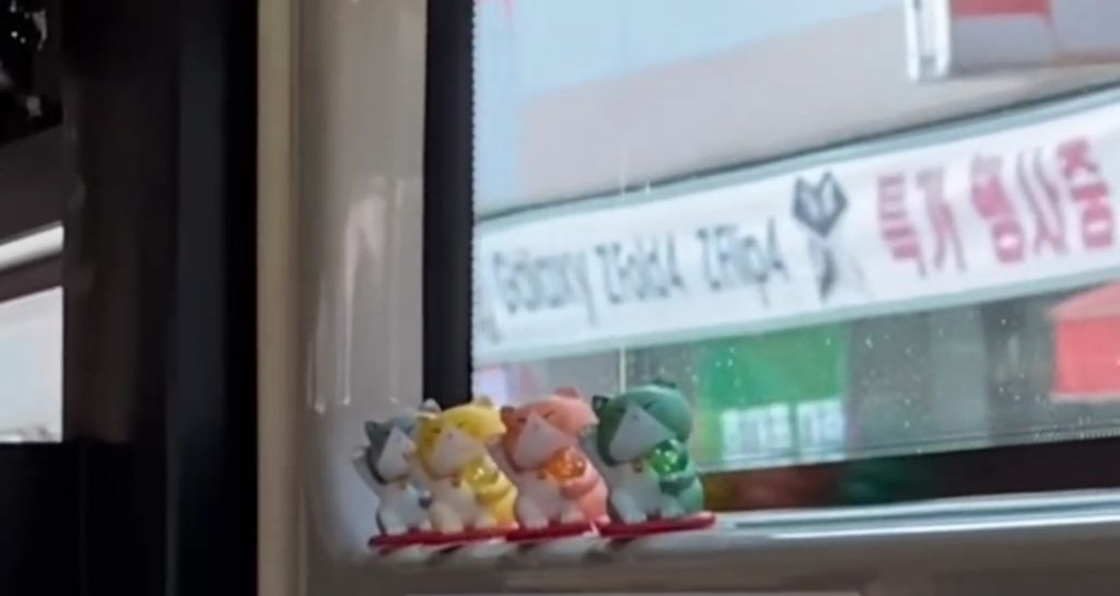 대구에 있다는 인형 주렁주렁 버스 | 인스티즈