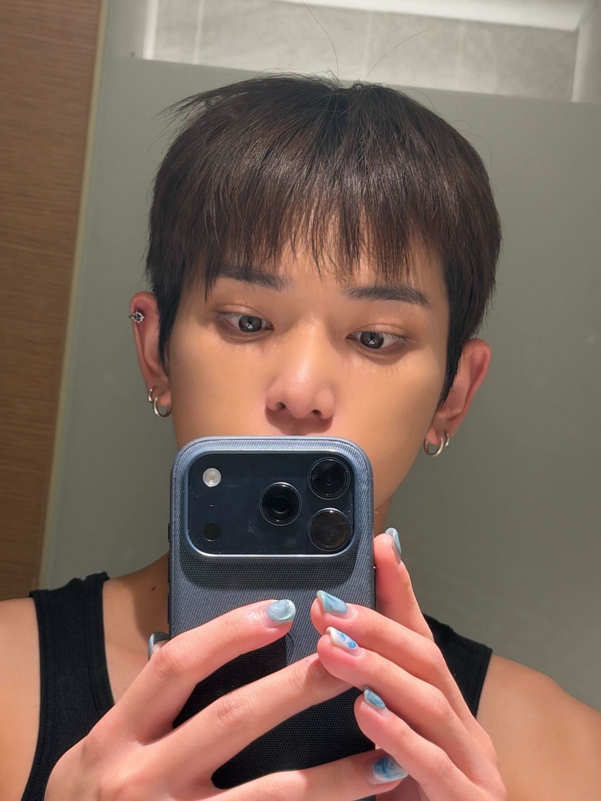 요즘 남돌들 사이에서 빼놓을 수 없다는 네일아트 | 인스티즈