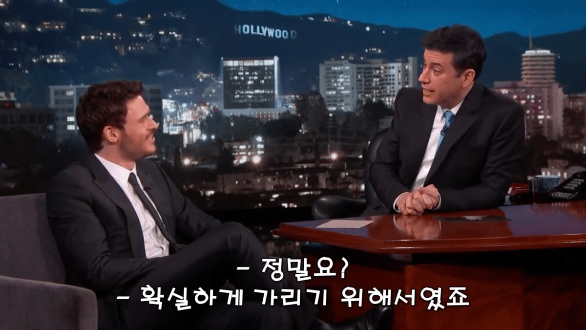 남자배우들이 꽉 끼는 타이즈를 입을때 중요부위를 가리는 방법.jpg | 인스티즈