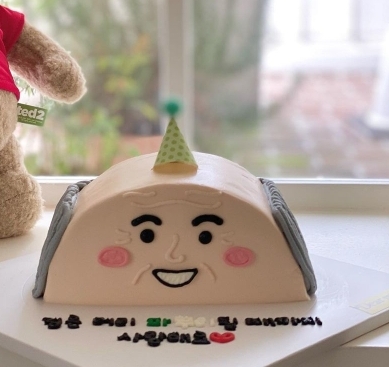 요즘 케이크 전문점에서 많이 보이는 케이크 | 인스티즈