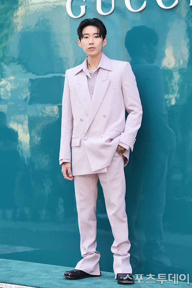 구찌 플래그십 스토어 참석한 박재범 | 인스티즈