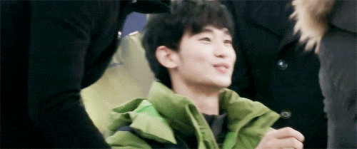 영원히 고통받는 김수현.gif 2024버전 | 인스티즈